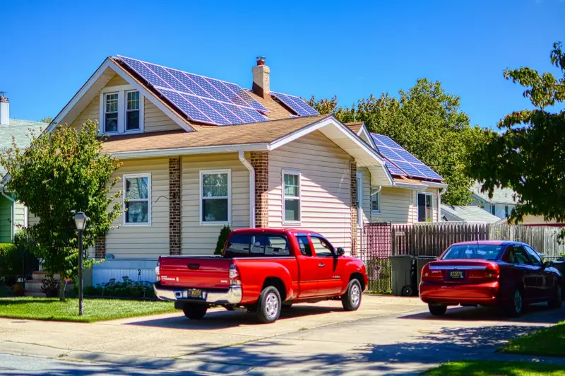 Zonnepanelen Huren: Contractovername bij Verkoop