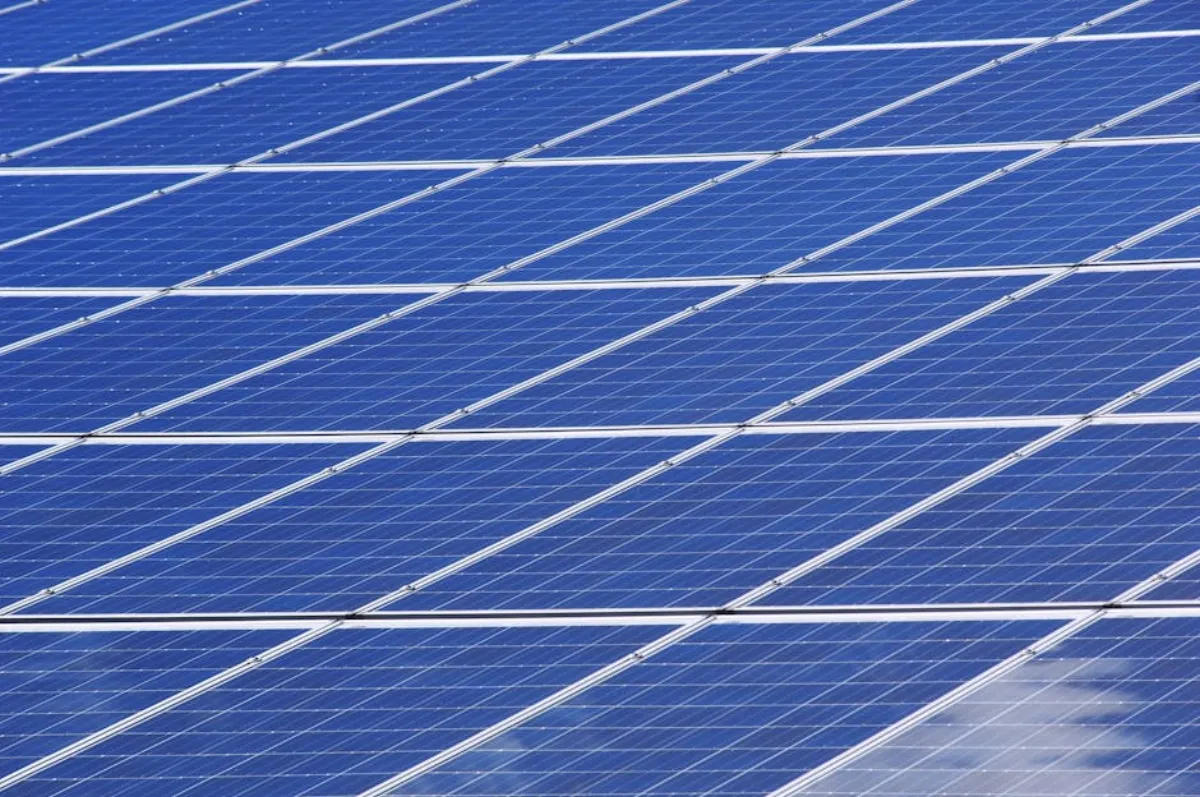 Zonnepanelen Huren of Kopen? De Ultieme Vergelijking (2026)